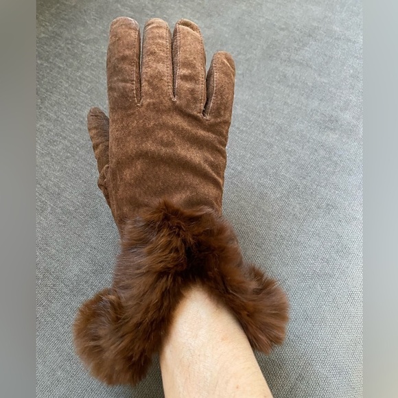 Vintage Suede Gloves with Rabbit Fur Trim Size Small - Picture 1 of 5